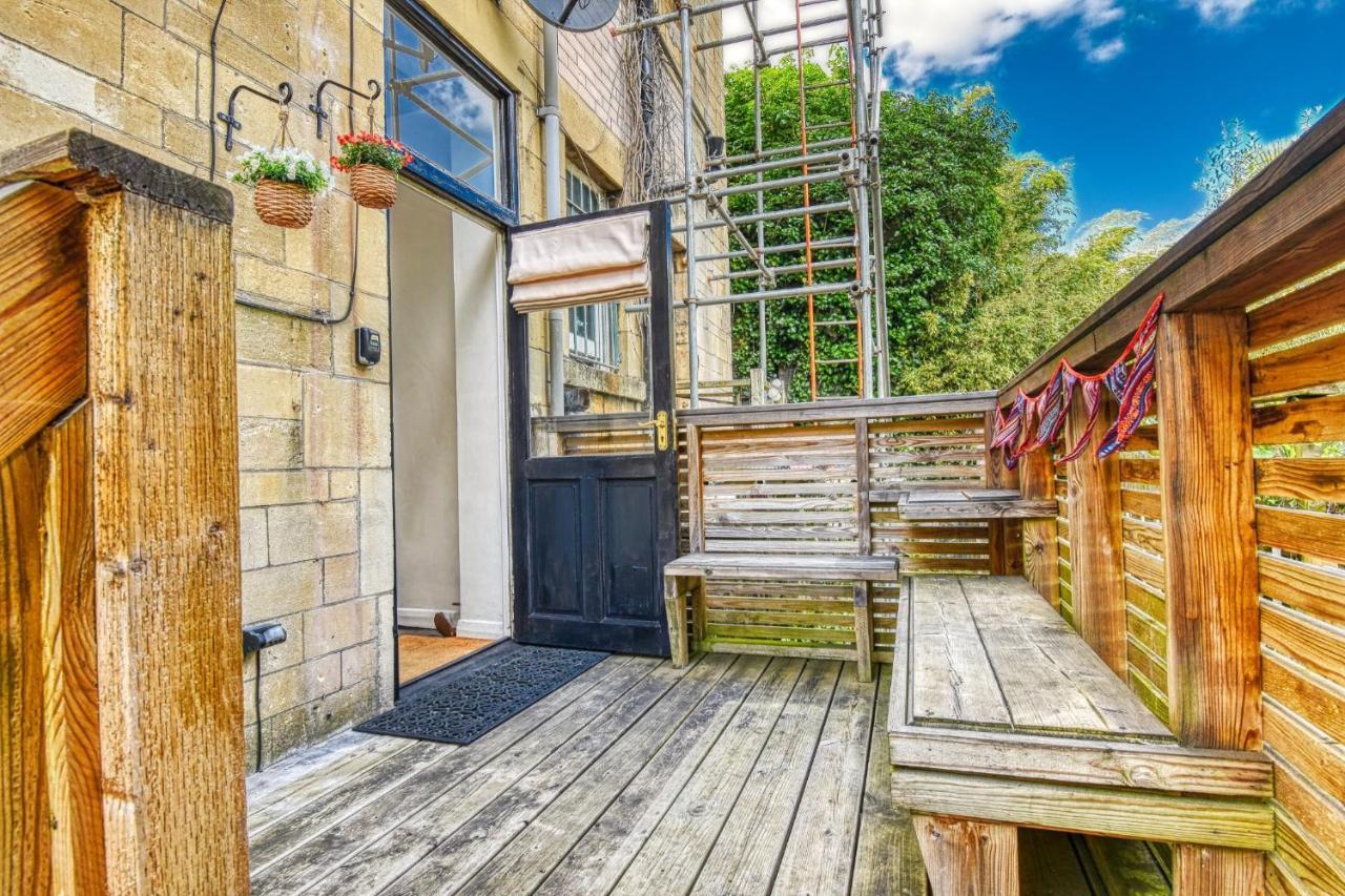 2 Bedroom Apartment In Bath City Centre With Garden & Free Parking Экстерьер фото