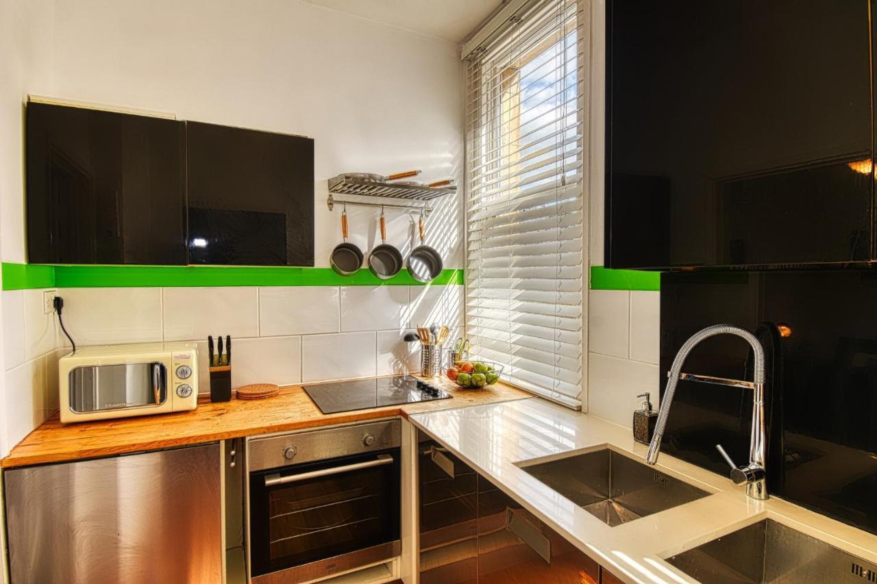 2 Bedroom Apartment In Bath City Centre With Garden & Free Parking Экстерьер фото
